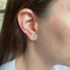 Hand Shell Gold Studs