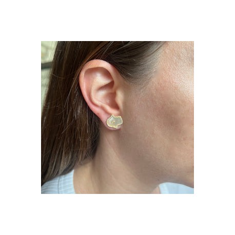 Hand Shell Gold Studs