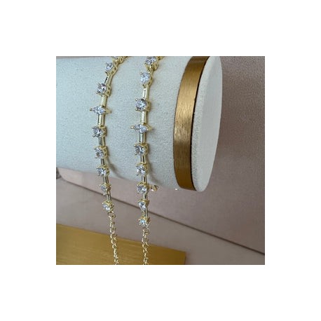 Tiny Stone Bracelet